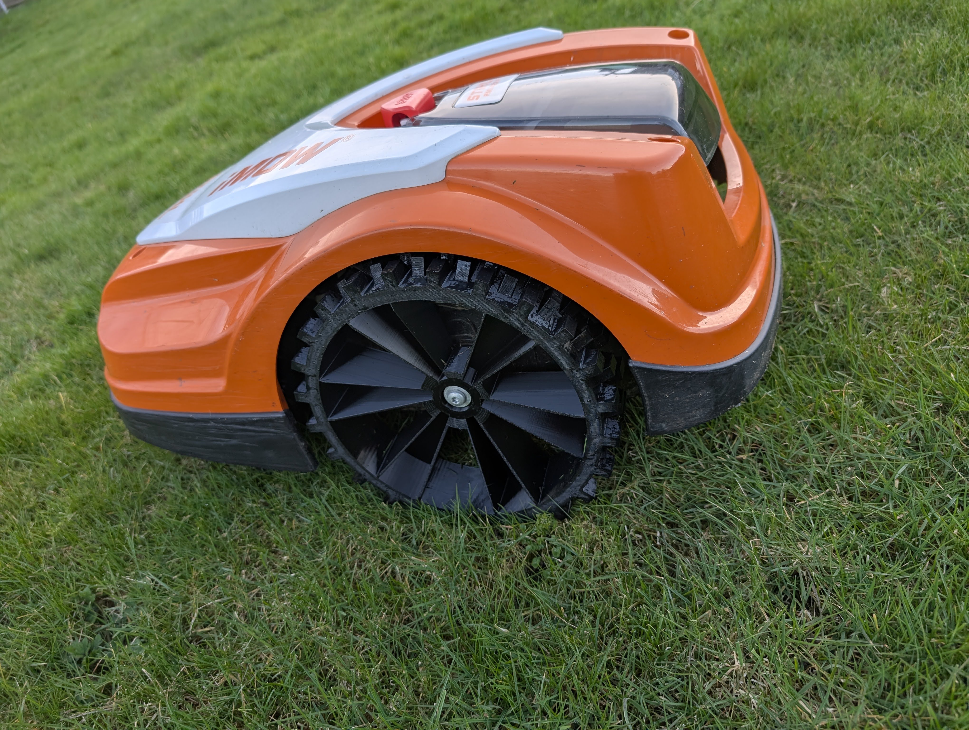 3D-printet terrenghjul til robotklipper, modell iMOW RMI422.