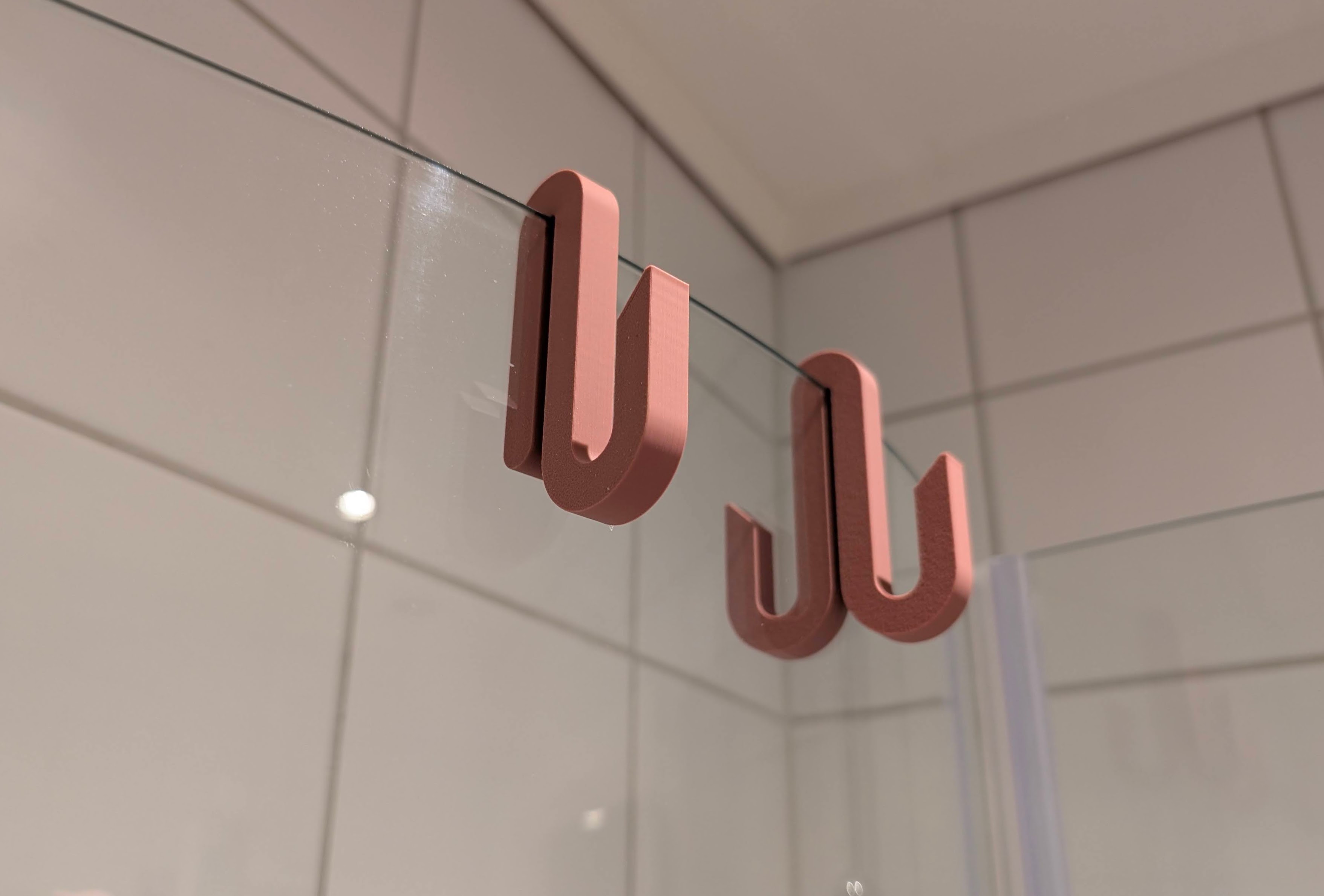 3D-printet dusjkrok for oppheng av dusjartikler.