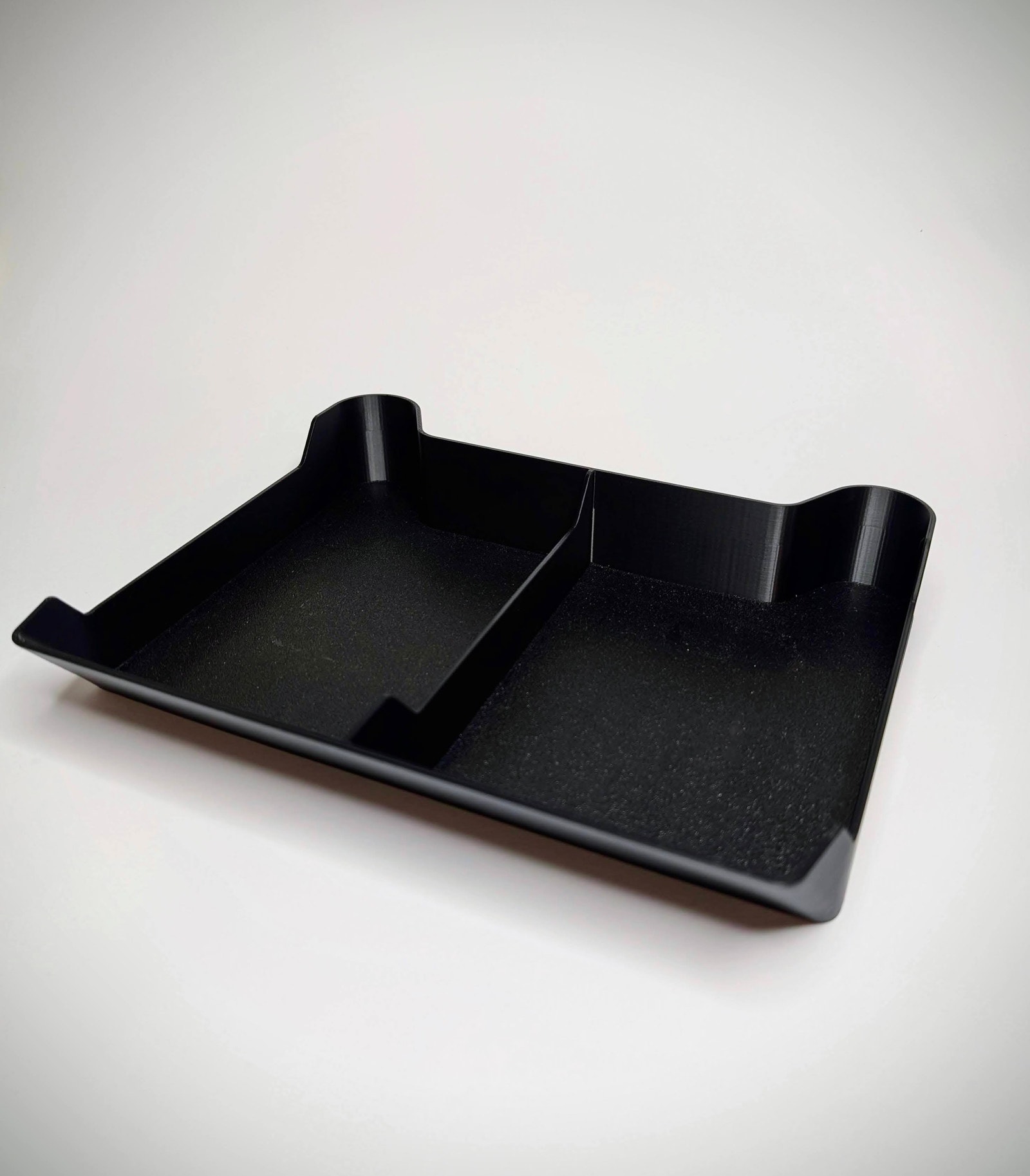 Oppbevaringsboks for VW ID.4/ID.5 senterkonsoll med TPU matte.